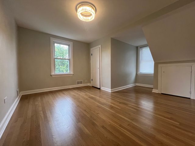 6848 W 96th Street, Oak Lawn, IL 60453