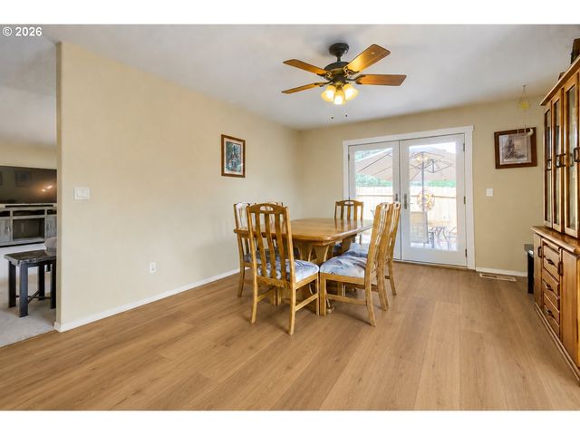 437 Sw CHAPMAN Ave, Troutdale, OR 97060