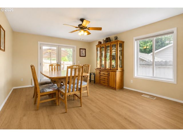 437 Sw CHAPMAN Ave, Troutdale, OR 97060