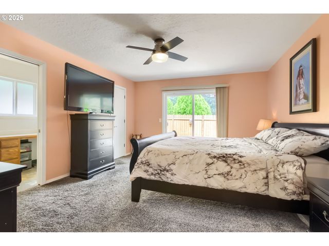 437 Sw CHAPMAN Ave, Troutdale, OR 97060