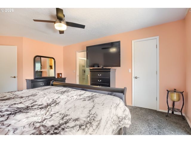 437 Sw CHAPMAN Ave, Troutdale, OR 97060
