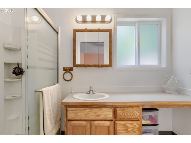 437 Sw CHAPMAN Ave, Troutdale, OR 97060