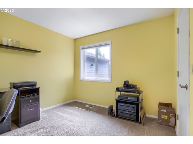 437 Sw CHAPMAN Ave, Troutdale, OR 97060