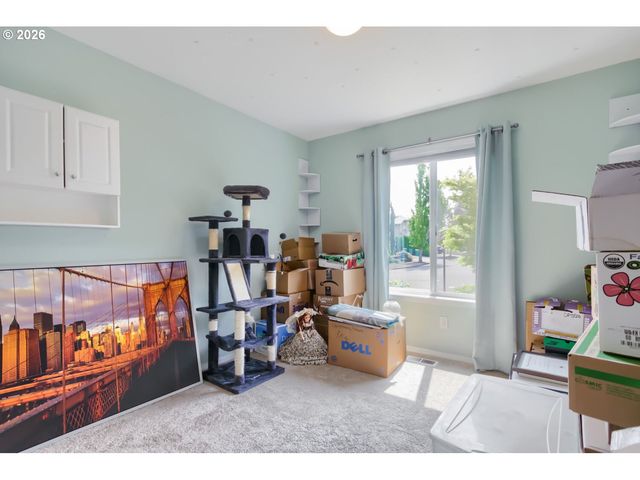 437 Sw CHAPMAN Ave, Troutdale, OR 97060
