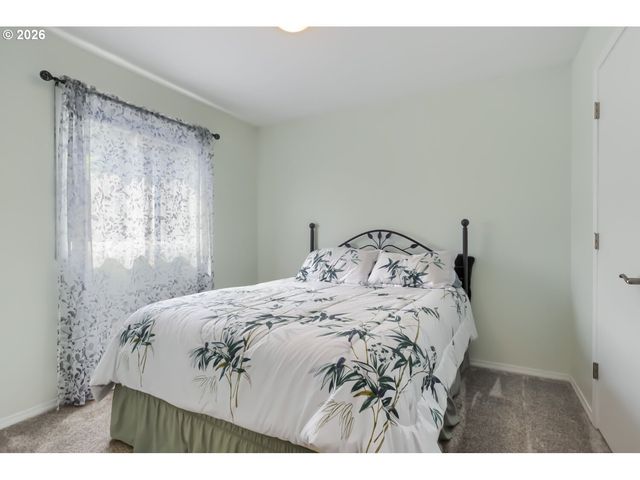 437 Sw CHAPMAN Ave, Troutdale, OR 97060