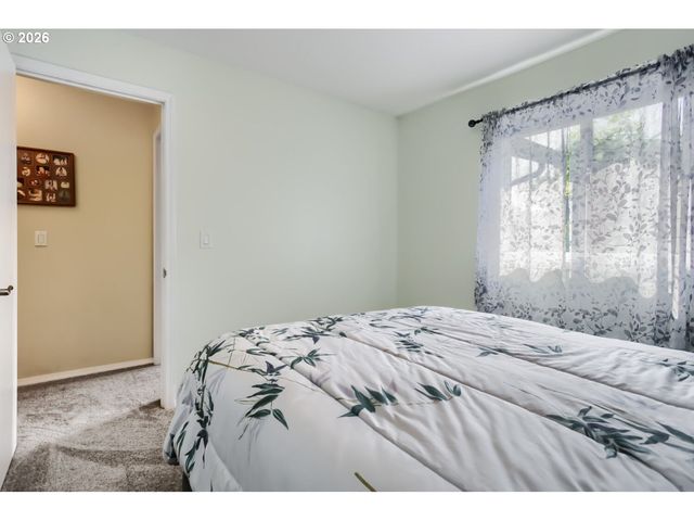 437 Sw CHAPMAN Ave, Troutdale, OR 97060