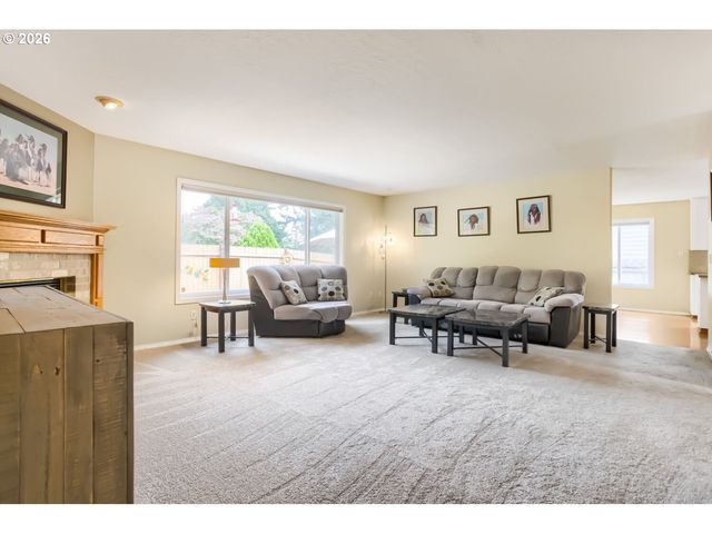 437 Sw CHAPMAN Ave, Troutdale, OR 97060