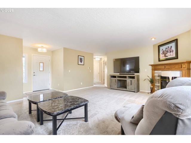 437 Sw CHAPMAN Ave, Troutdale, OR 97060