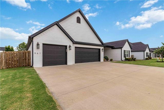 961 Osage View Drive, Bentonville, AR 72713