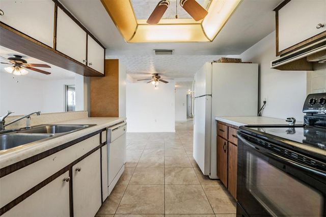 5209 BEACON HILL DRIVE, New Port Richey, FL 34652