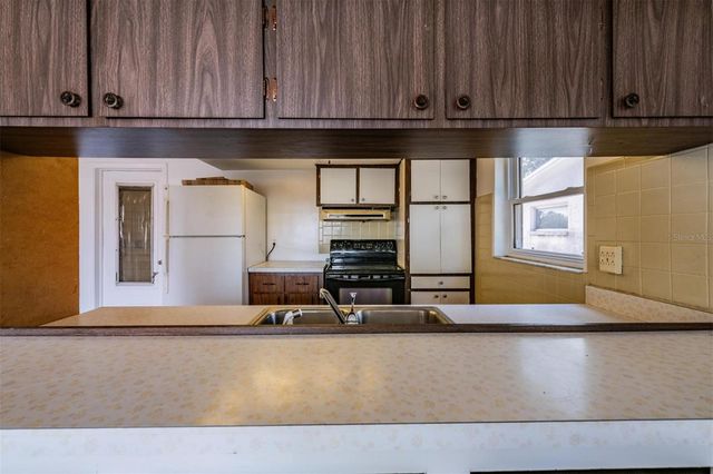 5209 BEACON HILL DRIVE, New Port Richey, FL 34652