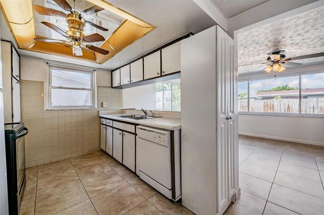 5209 BEACON HILL DRIVE, New Port Richey, FL 34652