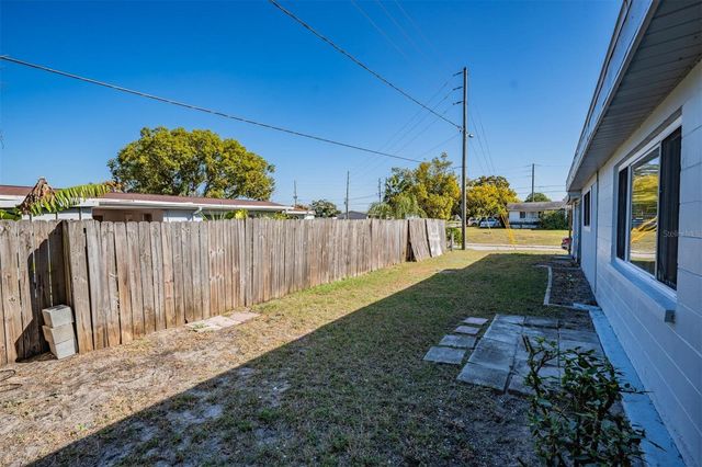 5209 BEACON HILL DRIVE, New Port Richey, FL 34652