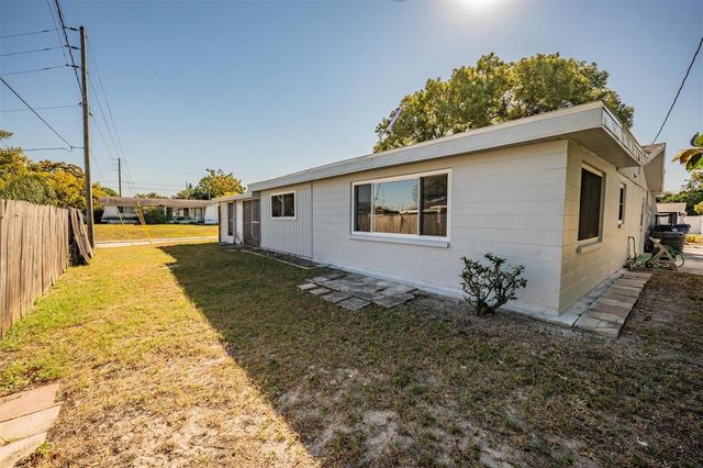 5209 BEACON HILL DRIVE, New Port Richey, FL 34652