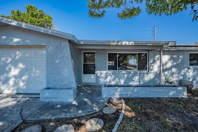 5209 BEACON HILL DRIVE, New Port Richey, FL 34652