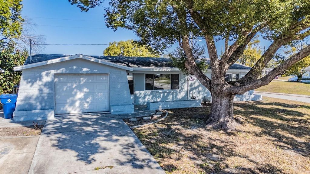 5209 BEACON HILL DRIVE, New Port Richey, FL 34652