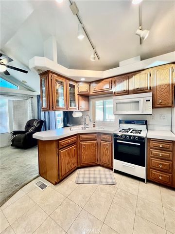 1295 S Cawston 271, Hemet, CA 92545