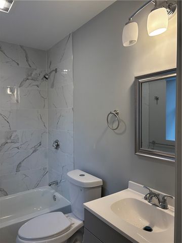 184 Avenue C M2, Woonsocket, RI 02895