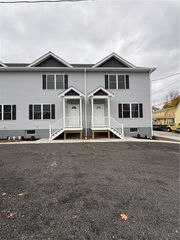 184 Avenue C M2, Woonsocket, RI 02895