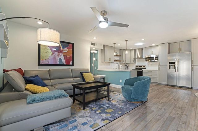 1433 Sunflower Circle N, Palm Springs, CA 92262