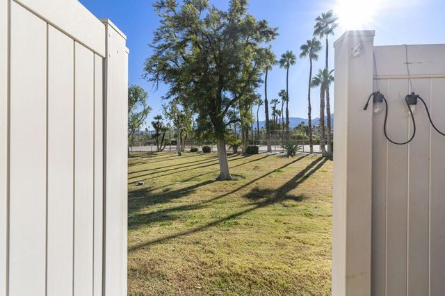 1433 Sunflower Circle N, Palm Springs, CA 92262