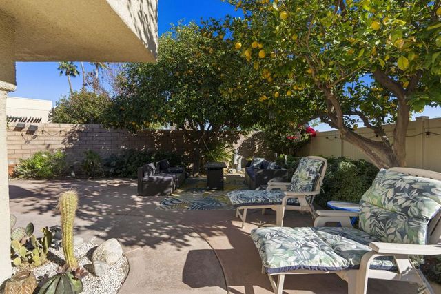 1433 Sunflower Circle N, Palm Springs, CA 92262