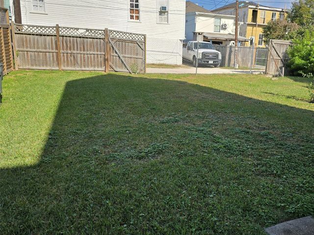 1614 Market Street 2, Galveston, TX 77550