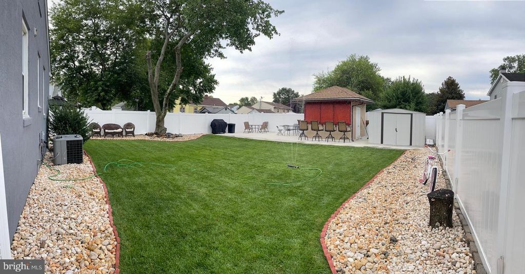 404 GREENWOOD AVE, Riverside, NJ 08075
