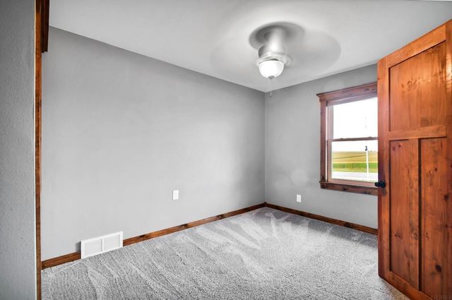 5955 Osage Road, Waterloo, IA 50703