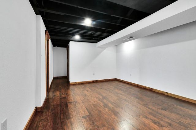 5955 Osage Road, Waterloo, IA 50703