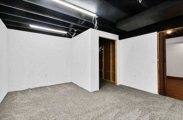 5955 Osage Road, Waterloo, IA 50703