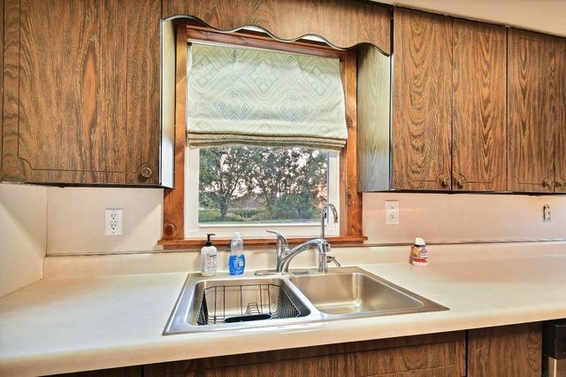 5955 Osage Road, Waterloo, IA 50703