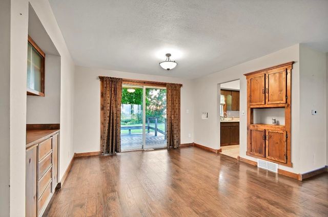 5955 Osage Road, Waterloo, IA 50703