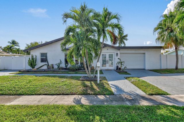 912 SE 15th Court, Deerfield Beach, FL 33441