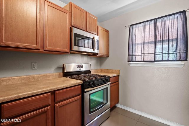 732 Teichelkamp Drive, Horizon City, TX 79928