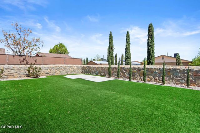 732 Teichelkamp Drive, Horizon City, TX 79928