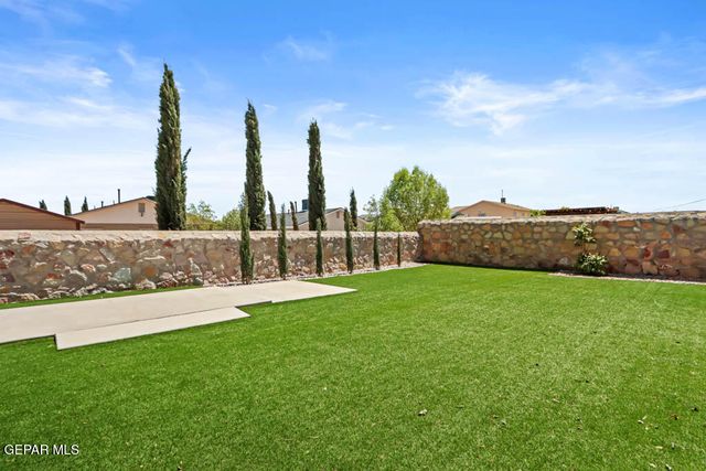 732 Teichelkamp Drive, Horizon City, TX 79928