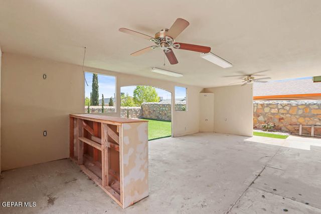 732 Teichelkamp Drive, Horizon City, TX 79928