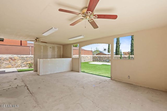 732 Teichelkamp Drive, Horizon City, TX 79928