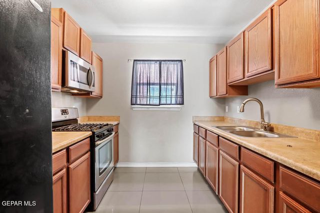 732 Teichelkamp Drive, Horizon City, TX 79928