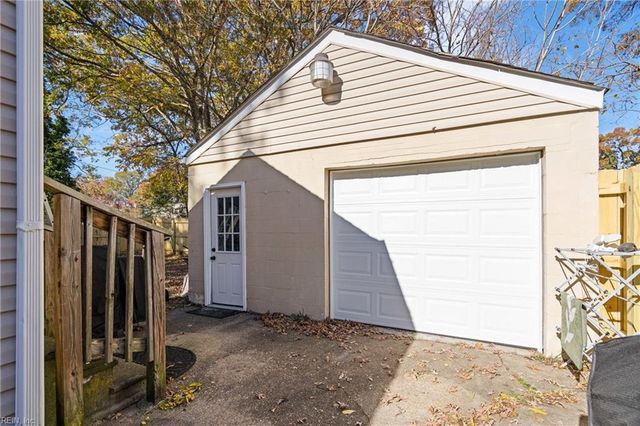 3410 Arlington PL, Portsmouth, VA 23707