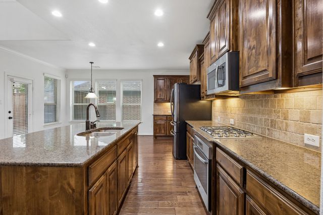 9519 Amberwoods Lane, Frisco, TX 75035
