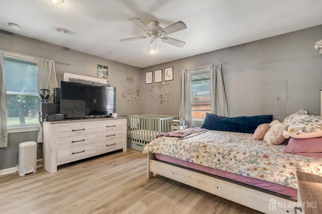 12 Pierrepont Avenue, Middlesex, NJ 08846
