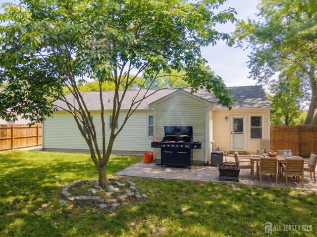 12 Pierrepont Avenue, Middlesex, NJ 08846