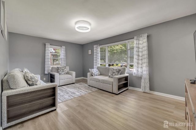 12 Pierrepont Avenue, Middlesex, NJ 08846