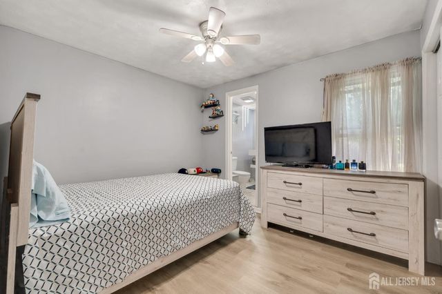 12 Pierrepont Avenue, Middlesex, NJ 08846