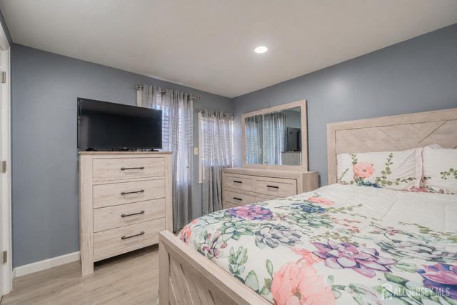 12 Pierrepont Avenue, Middlesex, NJ 08846