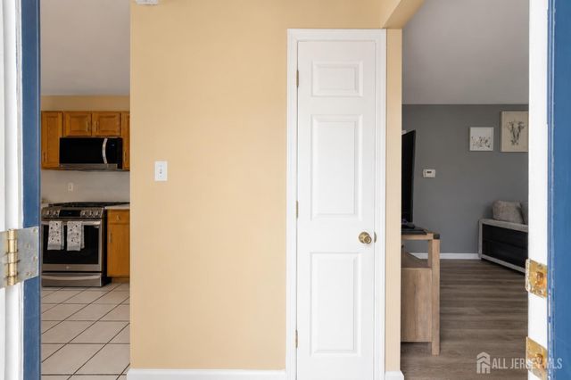 12 Pierrepont Avenue, Middlesex, NJ 08846