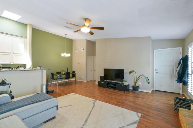 2425 Augusta Drive 24, Houston, TX 77057