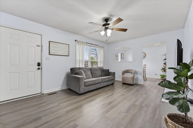 1485 Sunshine Dr, Clarksville, TN 37042